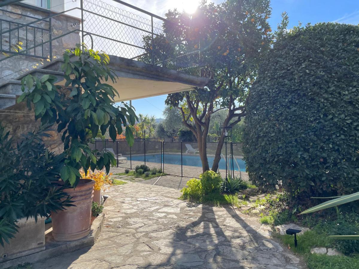 Bas De Villa Avec Acces Piscine Pres De Nice Cannes Monaco Carros Exterior foto